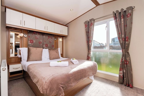 Family Friendly|Pool |Seton Sand |Parking| Sleep 7