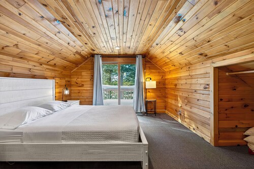 Cozy Pines on Diamond Lake