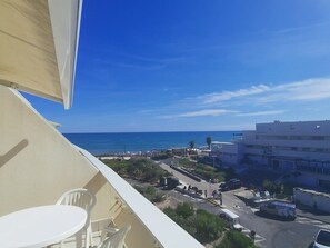 Outdoor dining - AVORIO - Studio Héliopolis D 12 - Luxury - 2 people (AGDE)