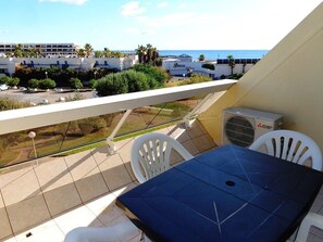 Outdoor dining - Studio Héliopolis E 21 - 2 people (AGDE)