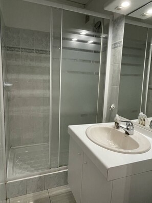 Hair dryer - Apartment Héliopolis E 78 - 4 people (AGDE)