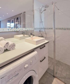 Hair dryer - BEAULIEU - Studio Héliopolis E 79 - Luxe - 4 people (AGDE)