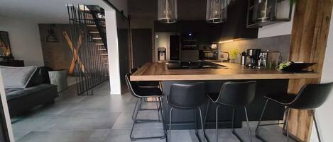 Fridge, microwave, oven, dishwasher