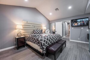 3 chambres, fer et planche à repasser, Wi-Fi gratuit, draps fournis