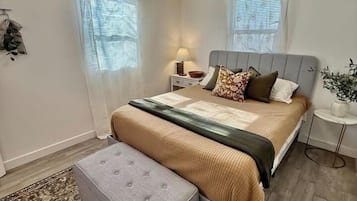 Bureau, fer et planche Ă repasser, lit parapluie, Wi-Fi gratuit