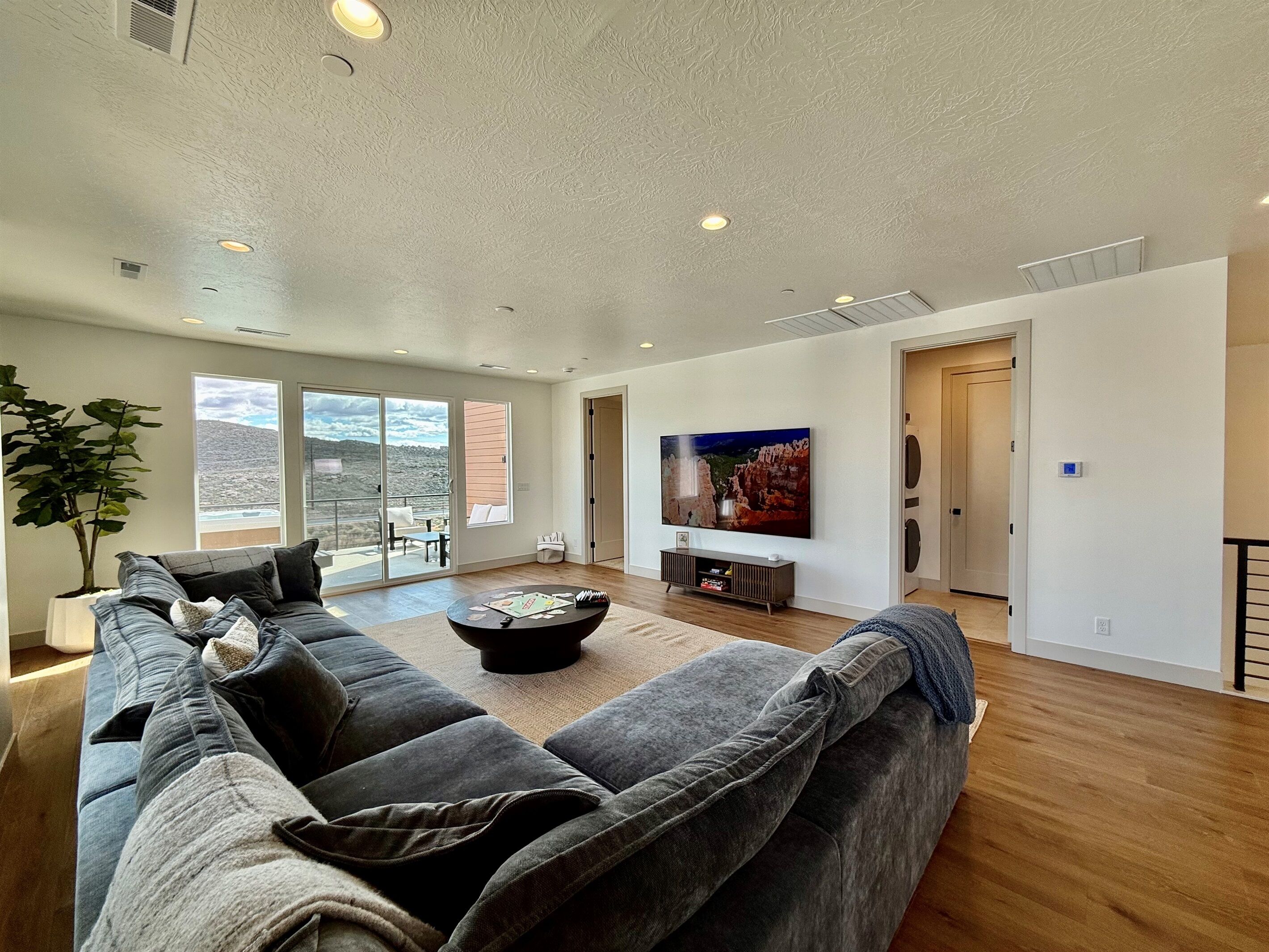 Smart TV, mesa de pingue-pongue