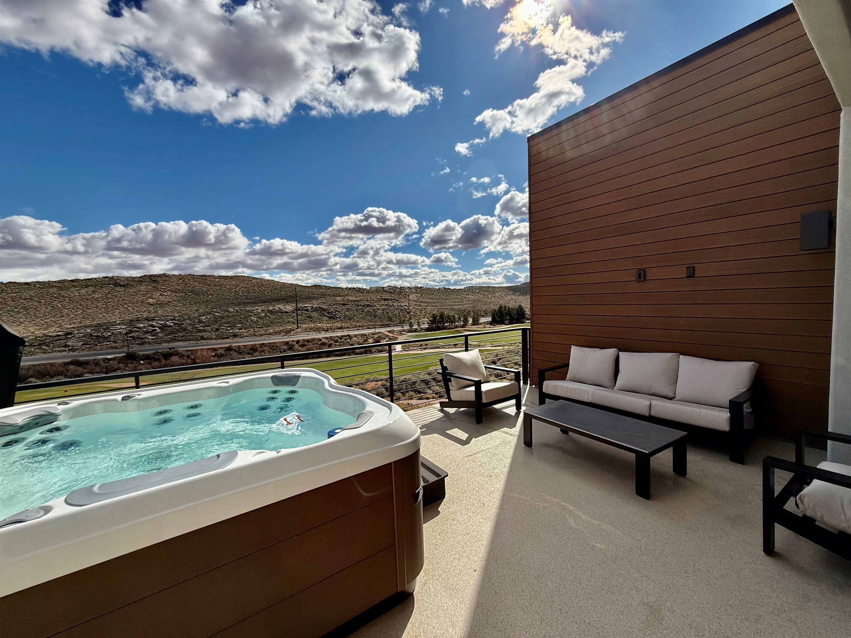 Tina de hidromasaje al aire libre