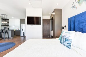 1 chambre, bureau, fer et planche à repasser, Wi-Fi