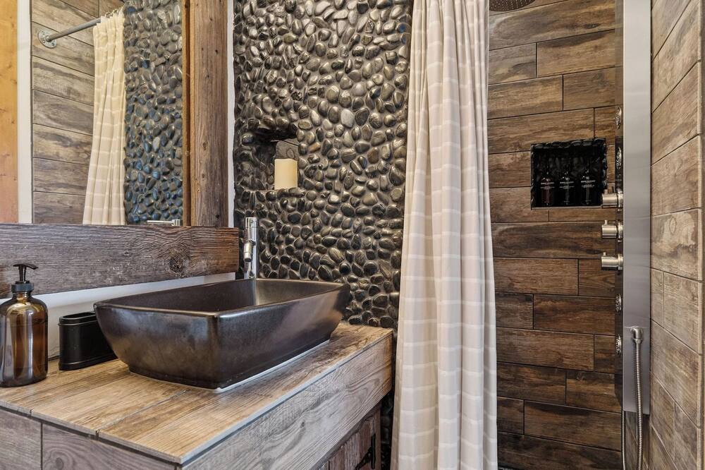 Eagle Valley Haven by Avantstay Alpine Condo + Mtn Views Minutes to Vail + Beaver Creek - EagleVail, CO