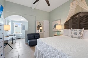 1 bedroom, desk, free WiFi, bed sheets - Beachview 321 Studio across from the Hangout (Gulf Shores)