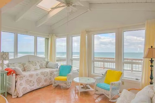 Direct Oceanfront Melbourne Beach House w/ Large Private Balcony and Steps to Beach Access! 🌊