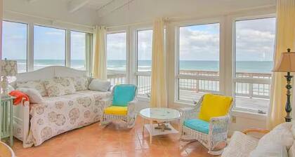 Direct Oceanfront Melbourne Beach House w/ Large Private Balcony and Steps to Beach Access! 🌊