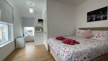 1 chambre, fer et planche à repasser, Wi-Fi, draps fournis