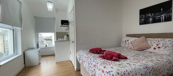 Family Bedroom with Attached Bathroom in Blackpool-Families and Couplies Only