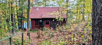 Muskoka Lookout Waterfront Cottage on Six Mile Lake
