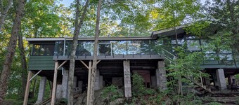 Muskoka Lookout Waterfront Cottage on Six Mile Lake