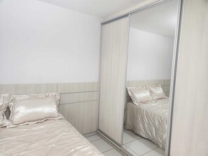 3 bedrooms, desk, free WiFi, bed sheets - Cozy apartment in exclusive and charming condominium with many amenities. (Goiânia)