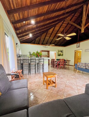 Living area - Posada de Paz 1: A Family Refuge at Corcovado (Provincia de Puntarenas)