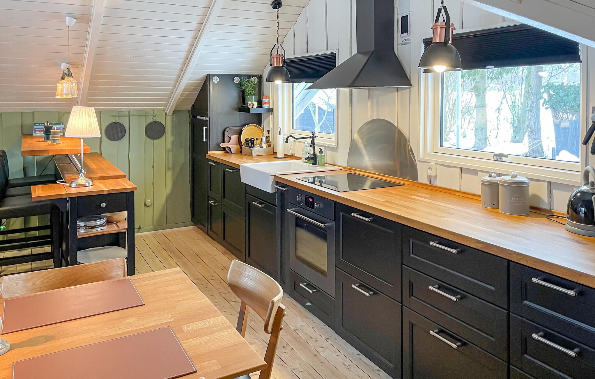Coffee/tea maker, fridge, stovetop, dishwasher
