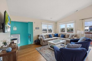 Smart TV - 5085 - KDH Cottage near beach and shops (Kill Devil Hills)