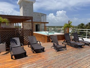 Outdoor spa tub - Fantastic 2-bedroom apartment with AC  Social area in guayacanes (San Pedro de Macorís)