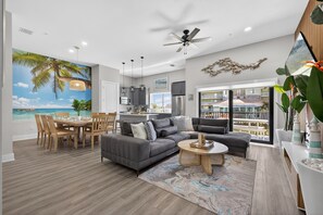 Unclassified image, 2 of 27, button