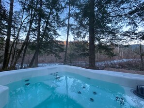 Bañera de hidromasaje al aire libre