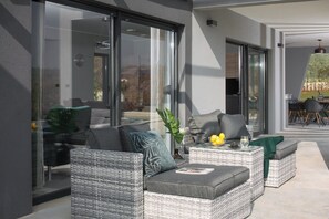 Terrace/patio - Villa Infinity by Istrabook (Majmajola)