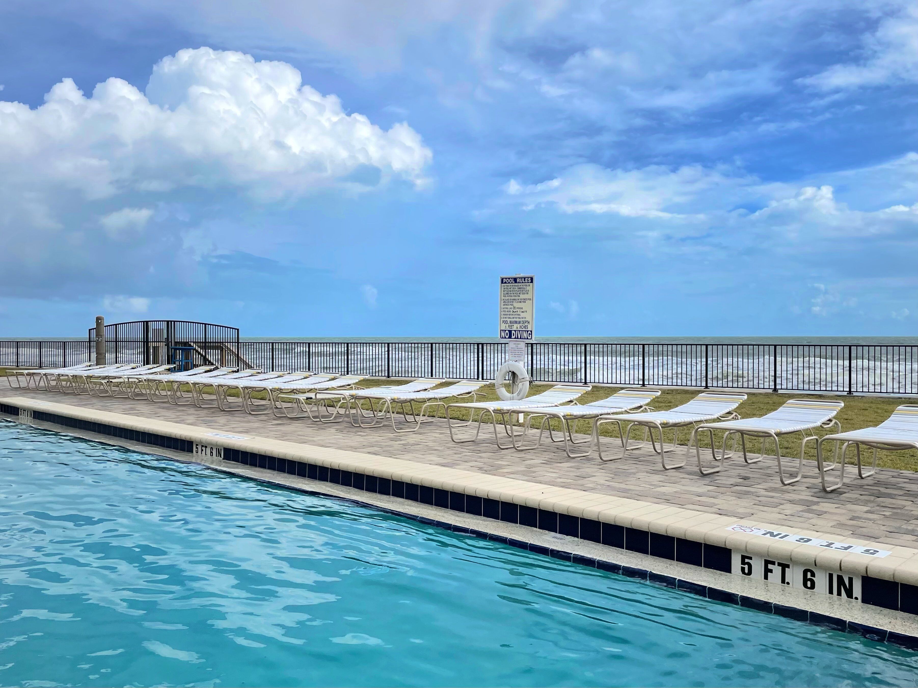 Een verwarmd zwembad