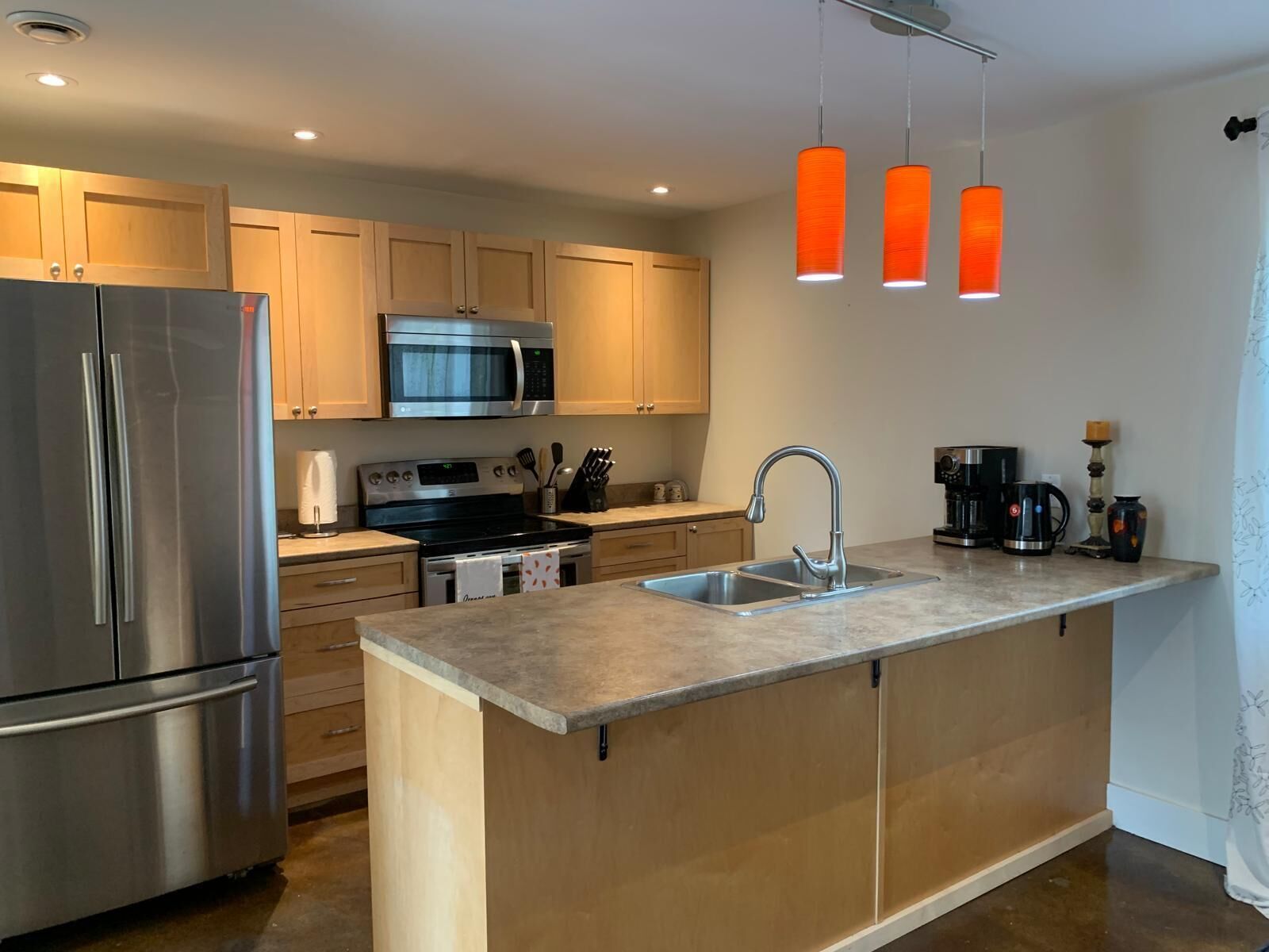 Micro-ondes, four, plaque de cuisson, lave-vaisselle