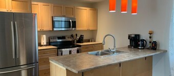 Full Apartment Steps from Chocolate Lake