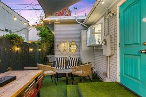 Outdoor dining - Stunning West Hollywood Home (Los Angeles)