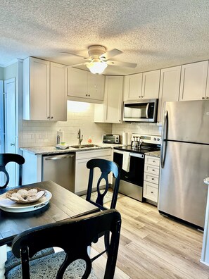 Fridge, microwave, oven, stovetop - Sunny Beach & Lakefront Condo Steps to the sand, beautifully renovated! (North Myrtle Beach)