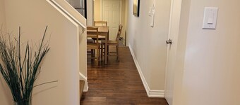Home Away from Home
Bright & Spacious Basement Apt Stylish & Comfortable