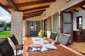 Outdoor dining - Villa Montara (Istria - Labin) (Labin)