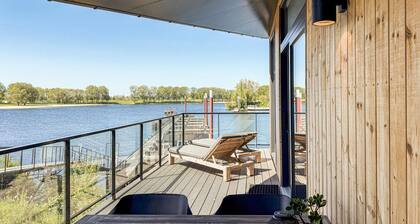 Nice home in Kerkdriel with WiFi