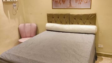 ستائر تعتيم ومكواة/لوح كي وواي فاي مجانًا