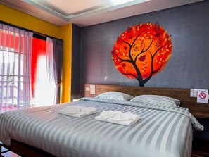 ห้องแฟมิลี่ดับเบิล, ระเบียง | โต๊ะทำงาน, พื้นที่ทำงานแบบใช้แล็ปท็อป, ผ้าม่านกันแสง, ห้องเก็บเสียง