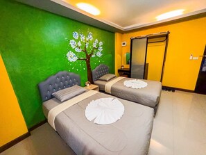 Chambre Deluxe avec lits jumeaux, balcon, vue colline