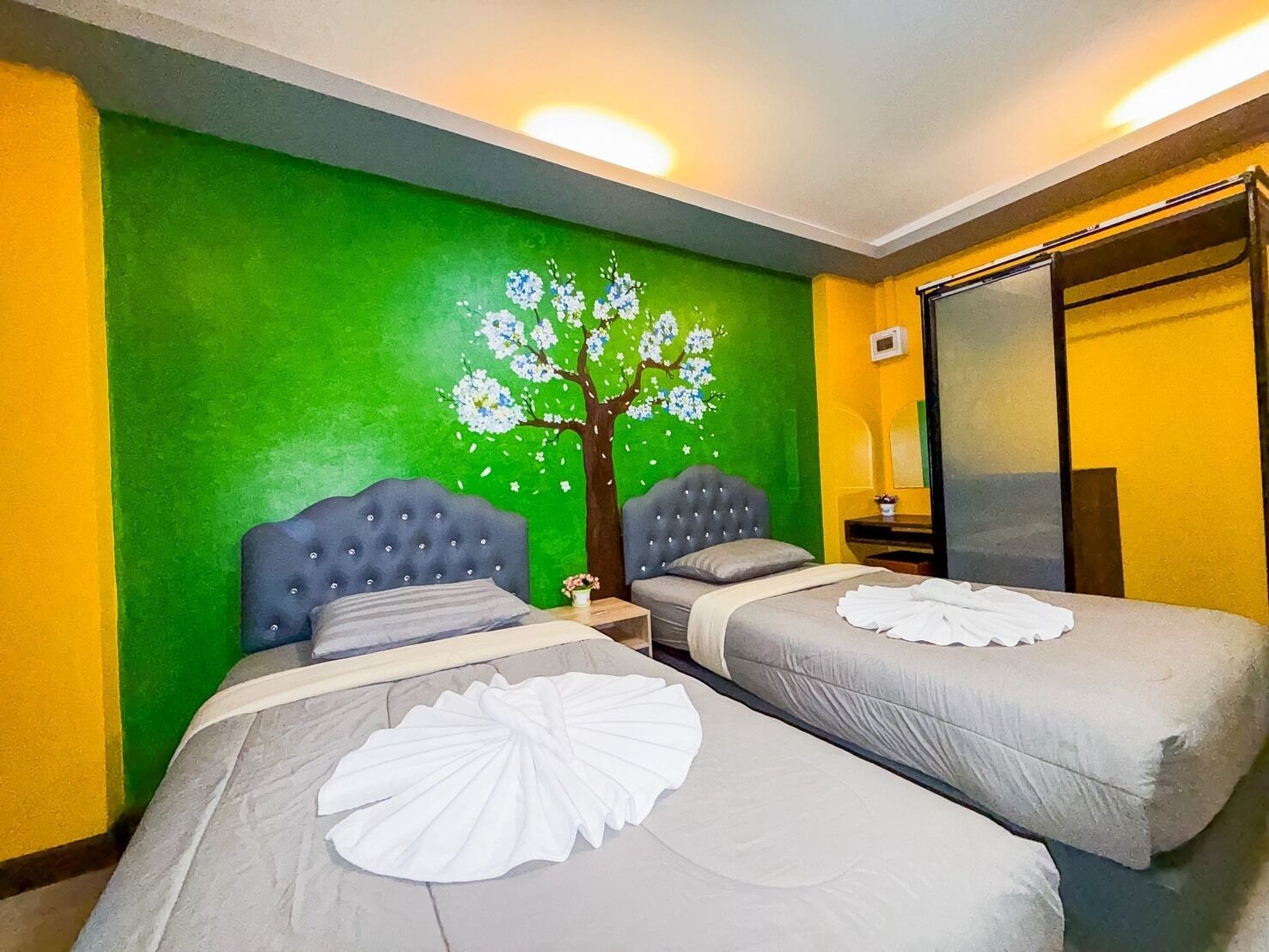 Deluxe-Zweibettzimmer, Balkon, Hügelblick