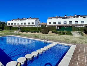 Pool - Binicamps by Costabravaway (Palamos)
