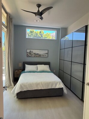 Room - New build 2-bedroom house in Del Mar next to Torrey Pines Preserve and Beach (Del Mar)
