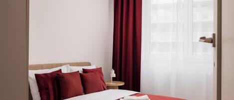 1 habitación, tabla de planchar con plancha, wifi y ropa de cama