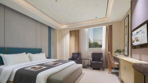 ห้องลักซ์ชัวรี่ดับเบิล, วิวเมือง | โต๊ะทำงาน, พื้นที่ทำงานแบบใช้แล็ปท็อป, ผ้าม่านกันแสง, ห้องเก็บเสียง