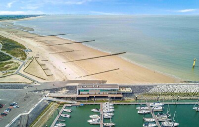 2 bedroom stunning apartment in Cadzand