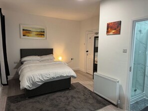 Unclassified image, 5 of 52, button - Cosy Six Bedroom House in Bedford Town (Bedford)