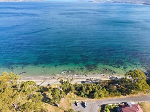 Beach nearby - Taroona Hideaway – 3 Bed House with Sauna (Taroona)