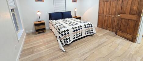 6 室のベッドルーム、アイロン / アイロン台、WiFi、ベッドシーツ