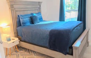 Unclassified image, 3 of 13, button - Awesome 6-bedroom house in quaint Ellsworth perfect for families (Ellsworth)