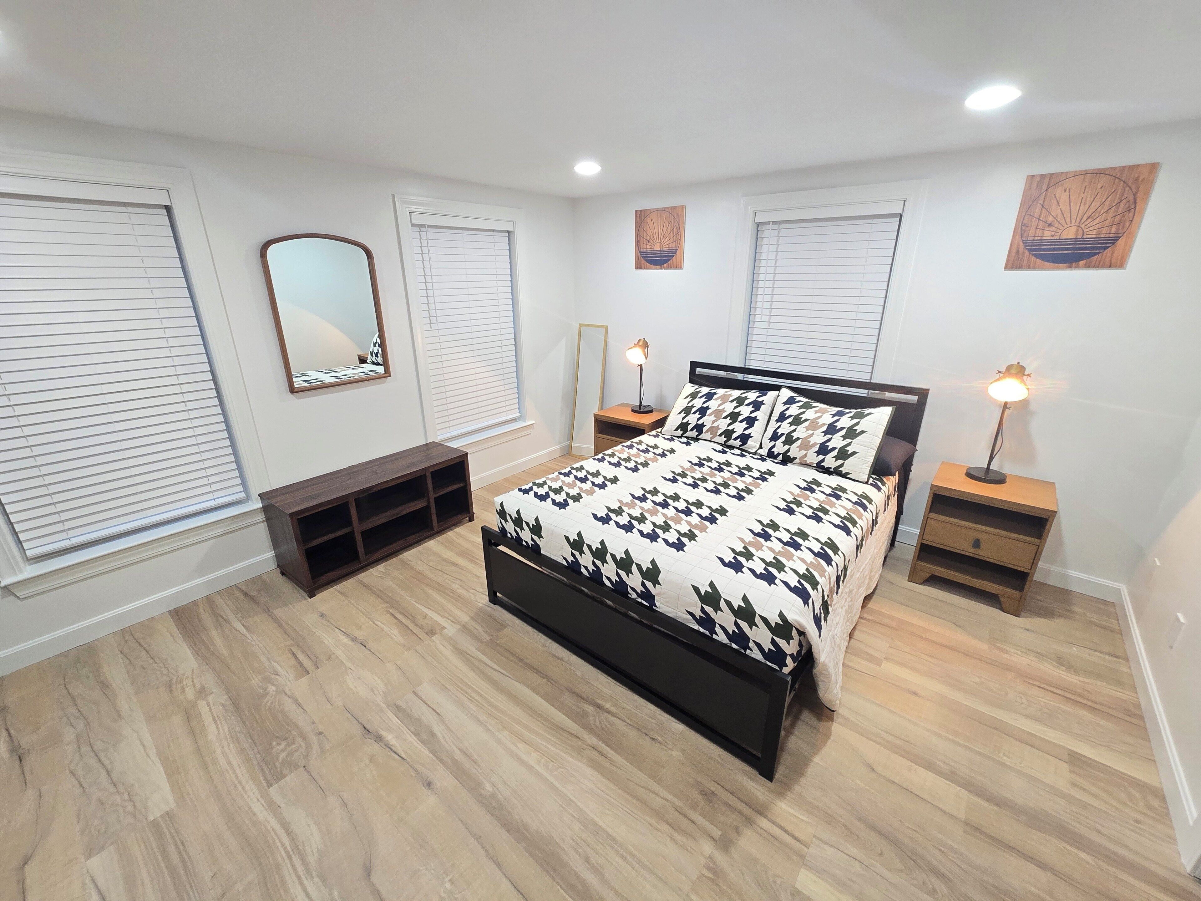 6 bedrooms, iron/ironing board, WiFi, bed sheets